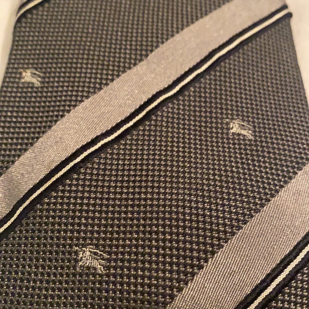 Men’s Burberry Tie - Picture 3 of 4